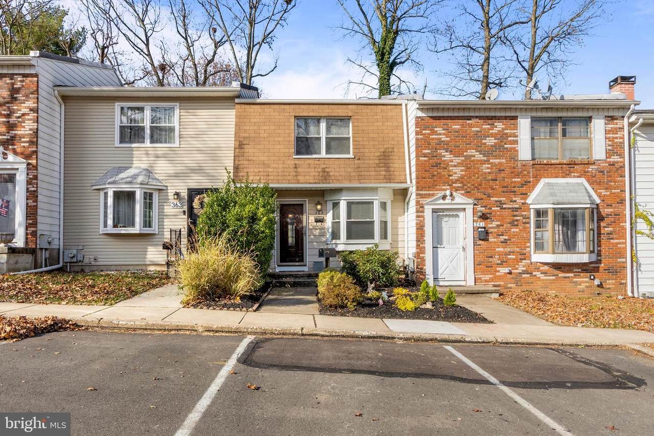 362 Dartmouth Court - Photo 1