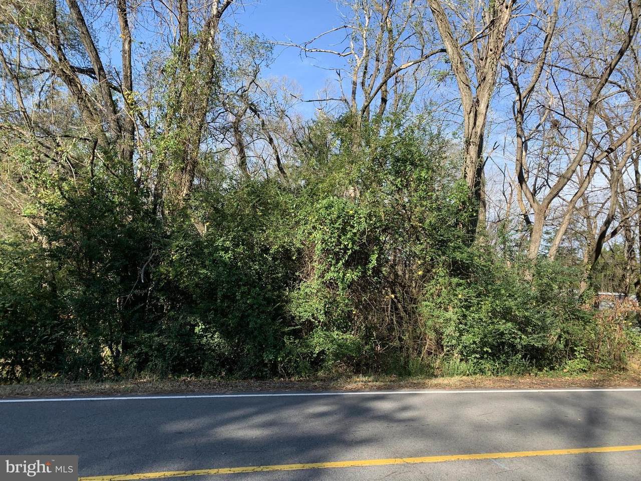 1802 Lakeview Parkway - Photo 1