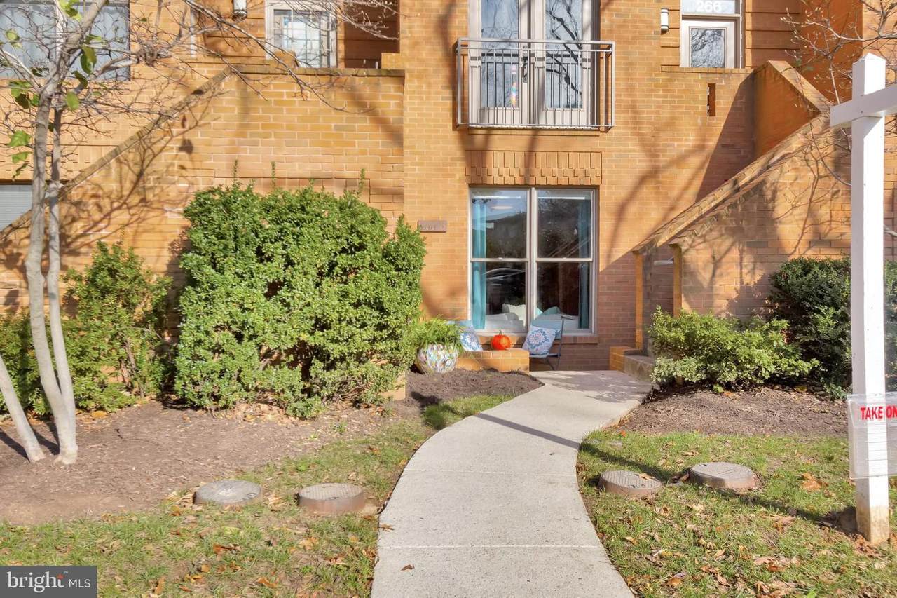 266 Kentucky Avenue - Photo 1
