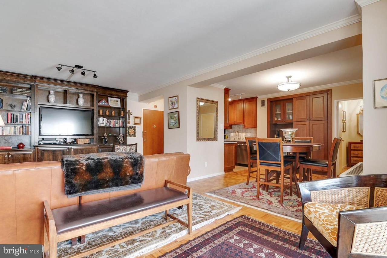 2475 Virginia Ave - Photo 1