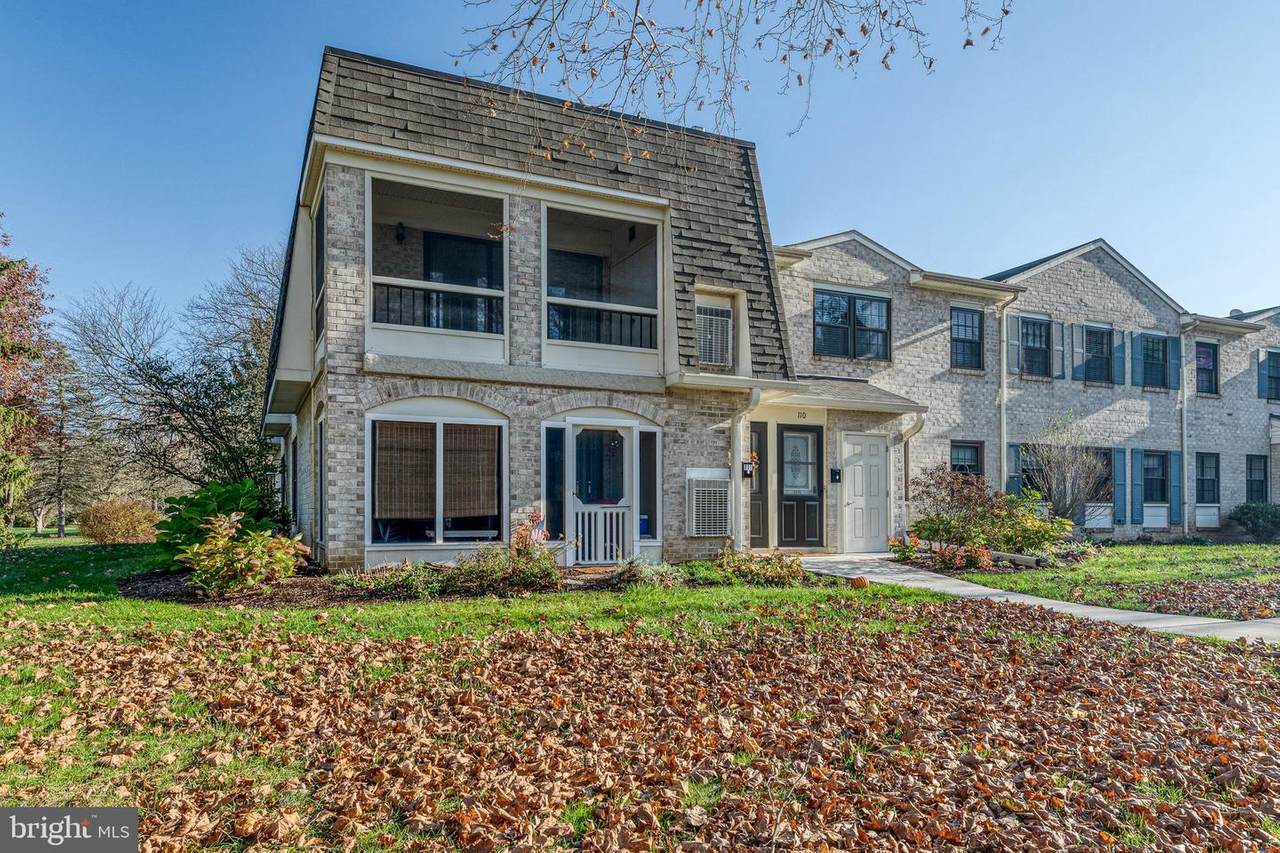 110 Valleybrook Drive - Photo 1