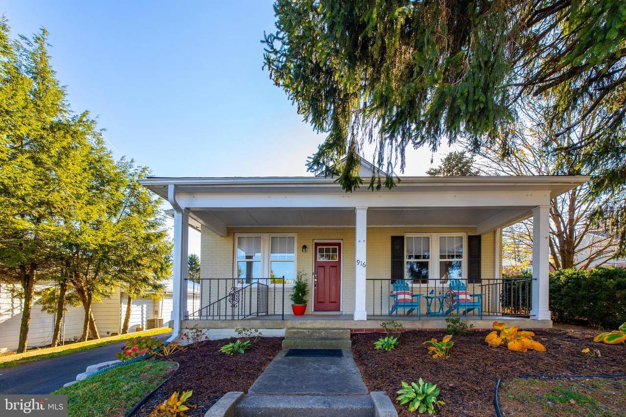 916 Walnut Street - Photo 1