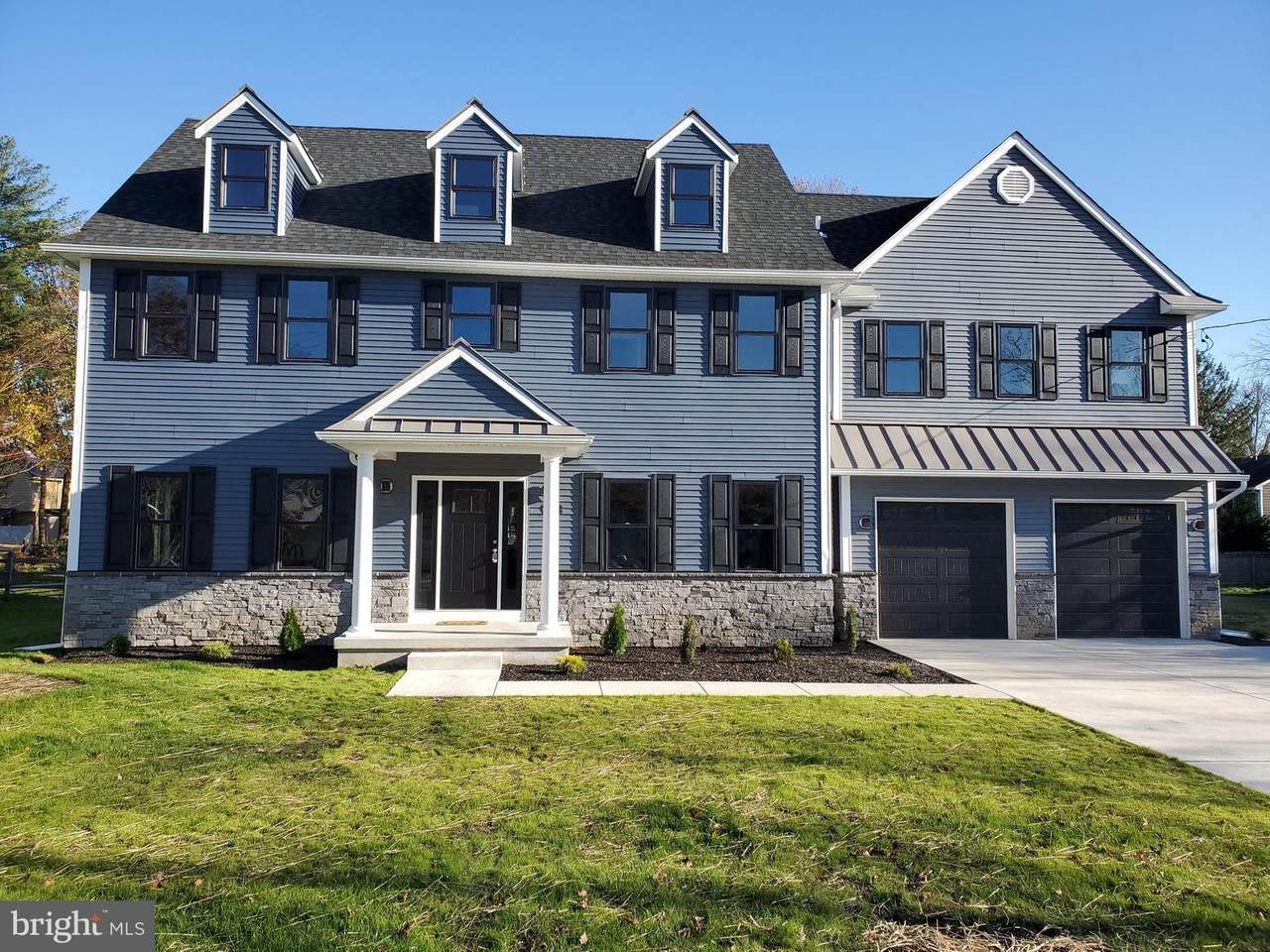 138 Maple Avenue - Photo 1
