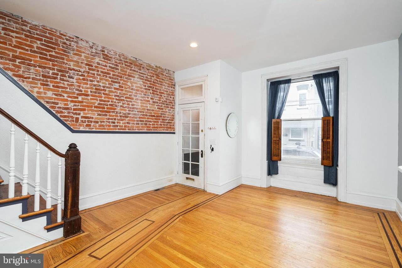 2529 Montgomery Avenue - Photo 1