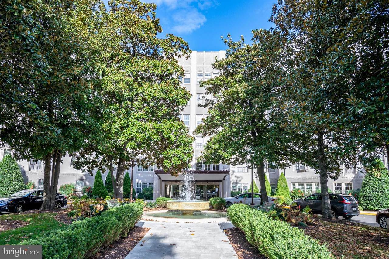 2737 Devonshire Place - Photo 1