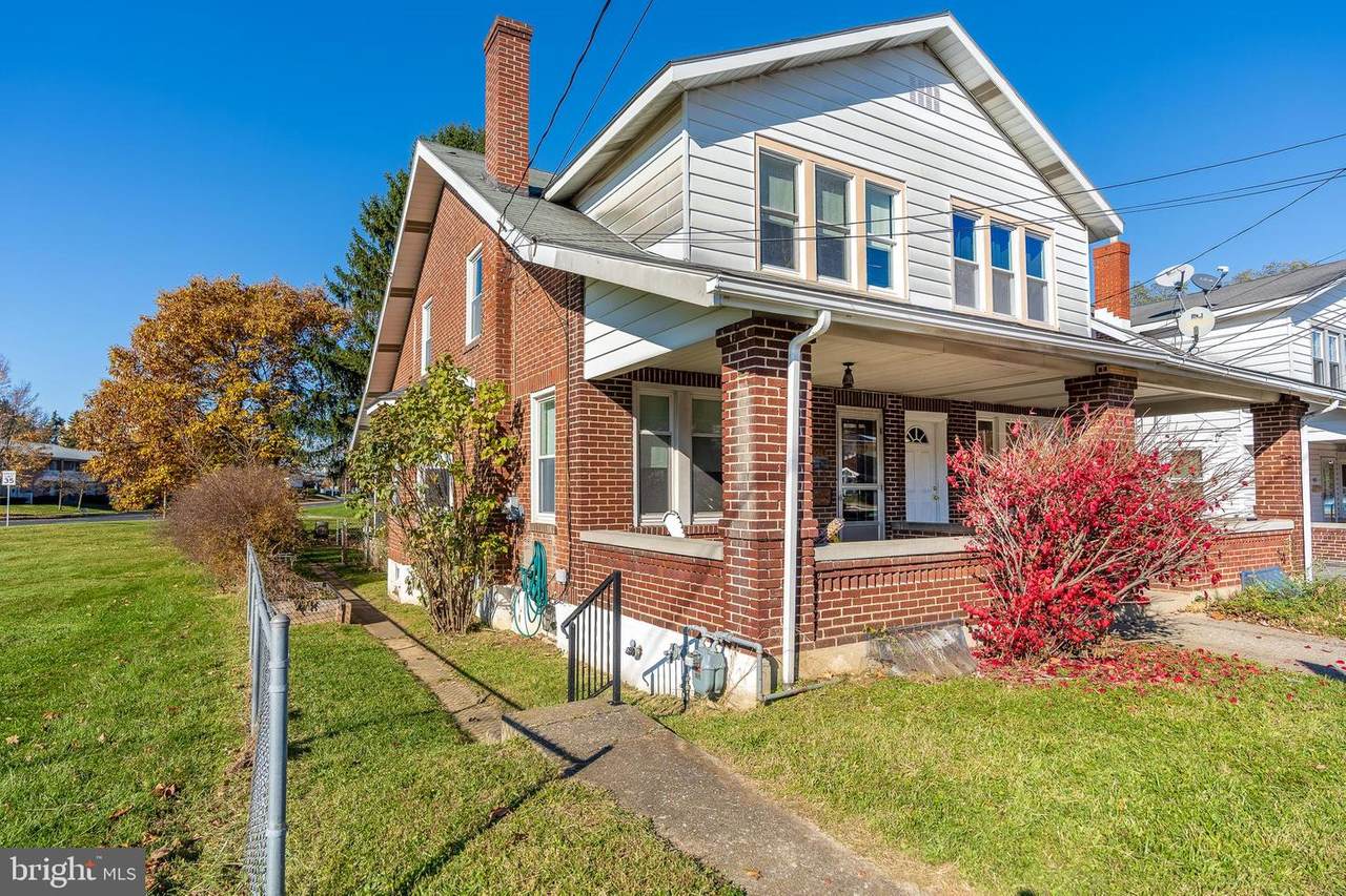 1043 Emaus Avenue - Photo 1