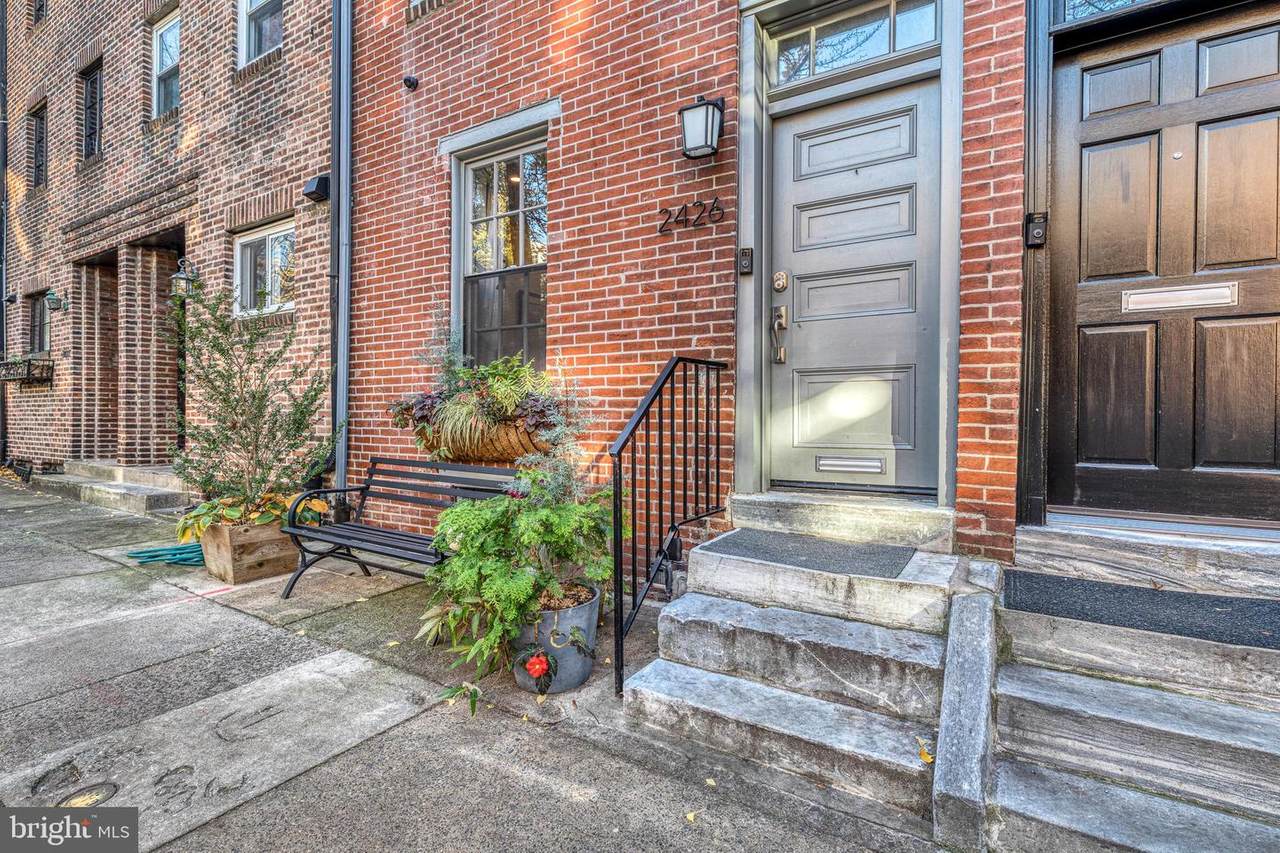 2426 Pine Street - Photo 1