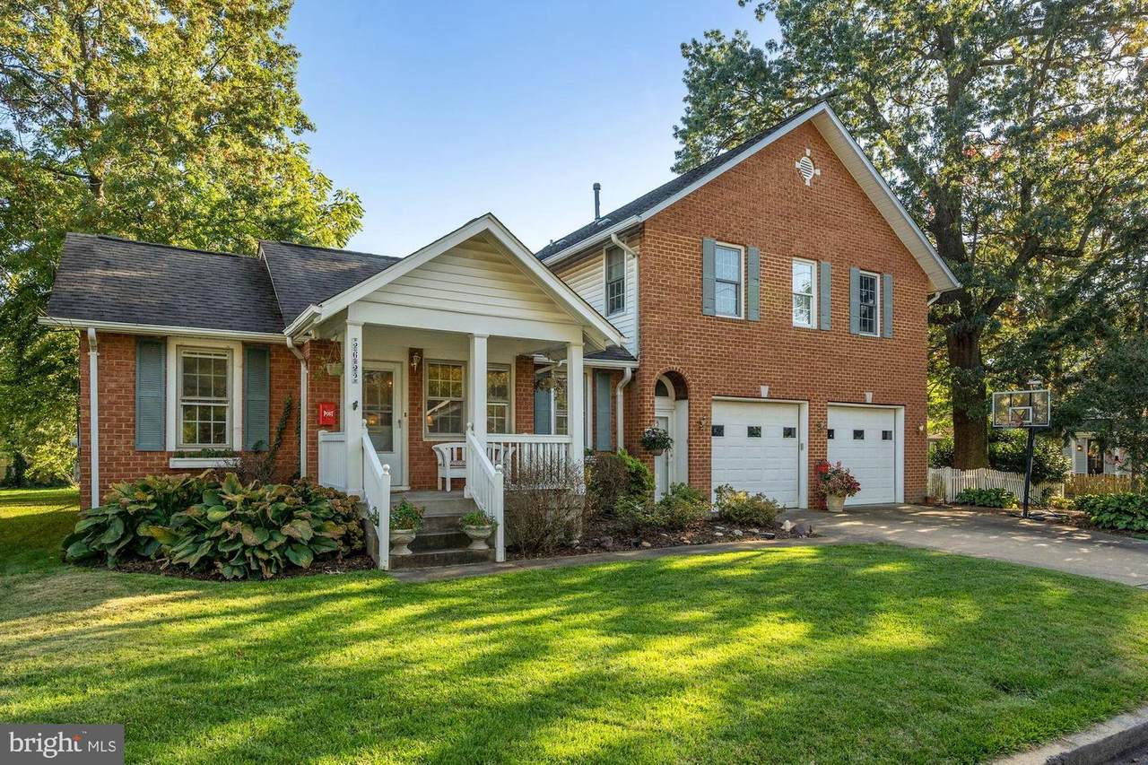 5652 8TH Street - Photo 1