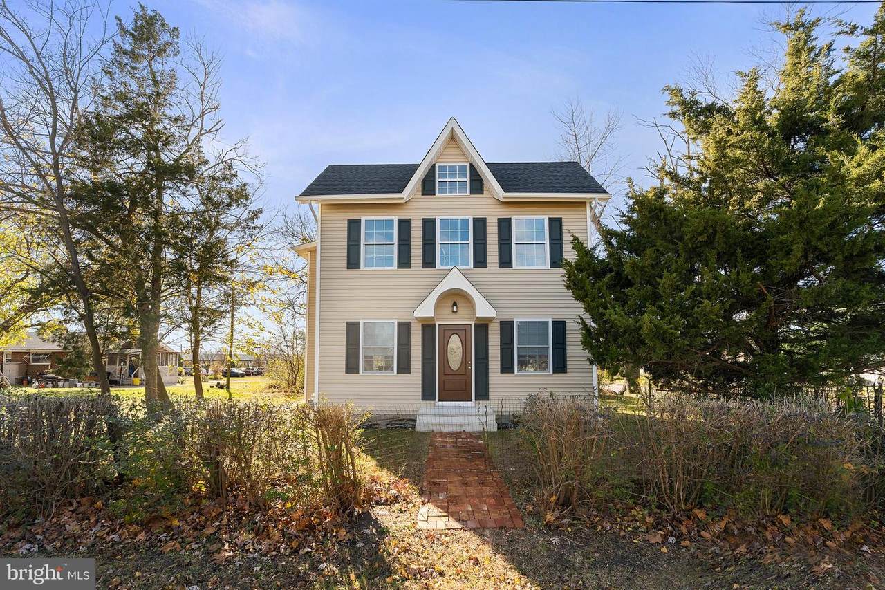 16 Heights Avenue - Photo 1