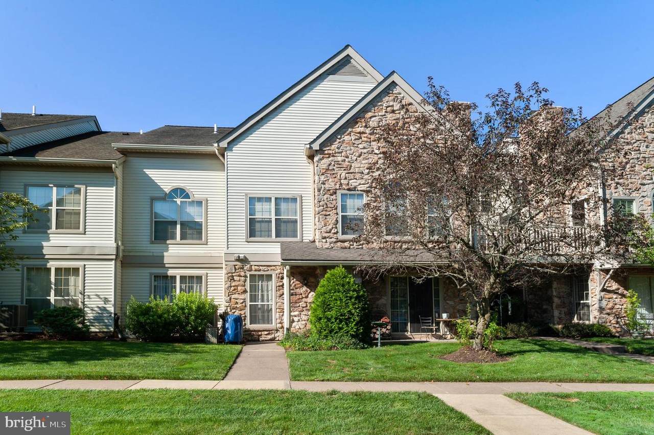 206 Remington Court - Photo 1