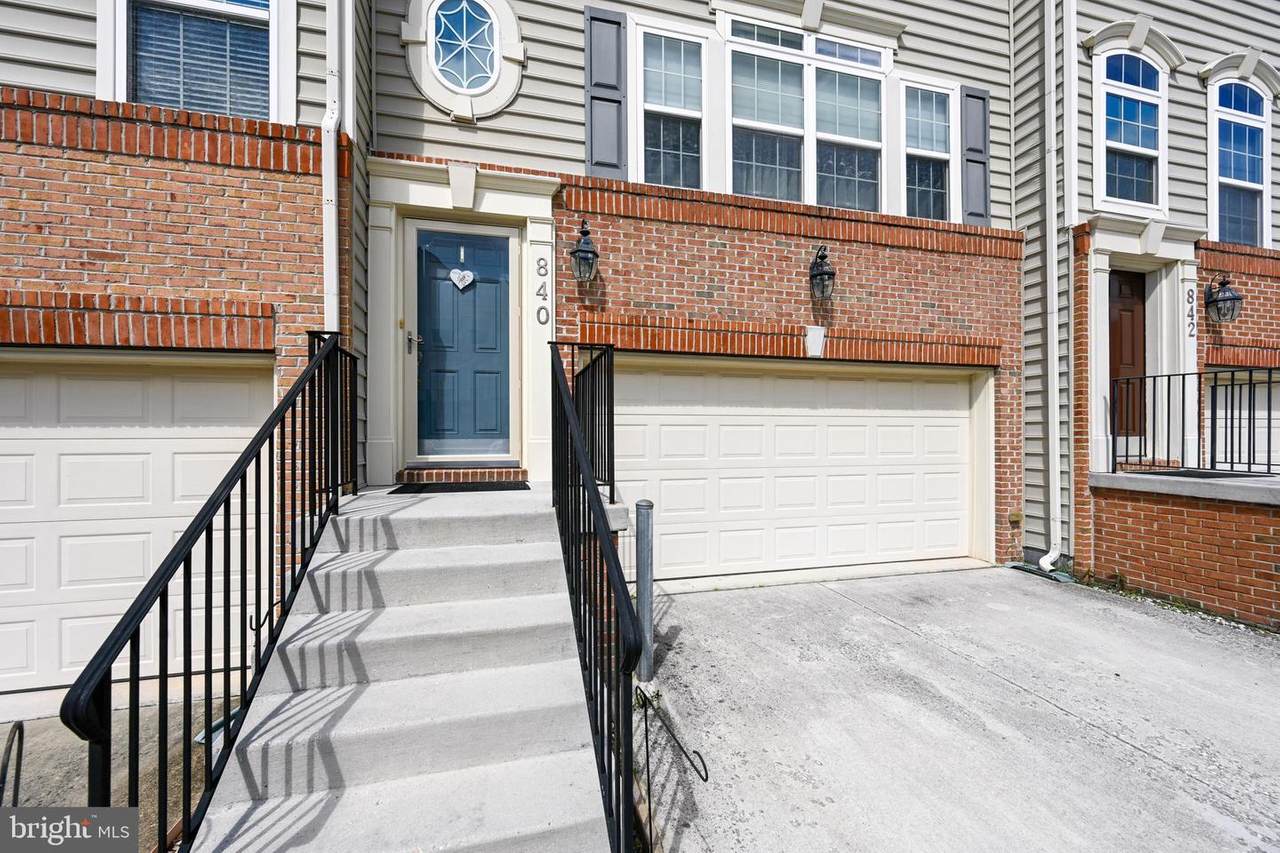 840 Oriole Avenue - Photo 1