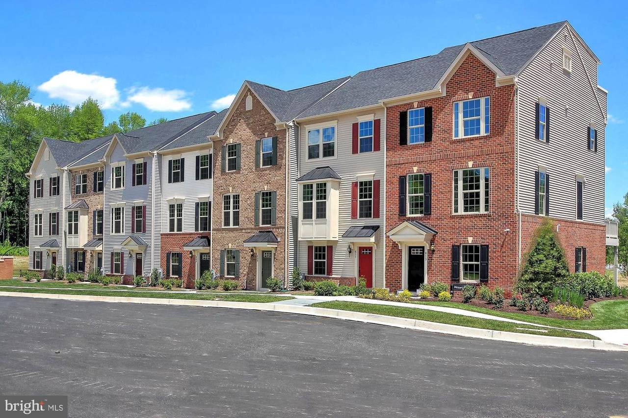 40 Cedar Hill Boulevard - Photo 1