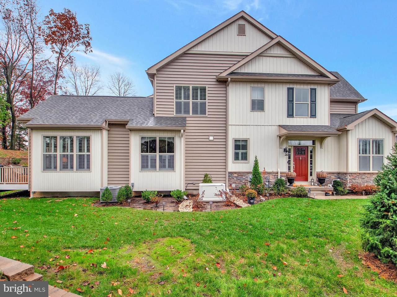 1024 James Walter Way - Photo 1