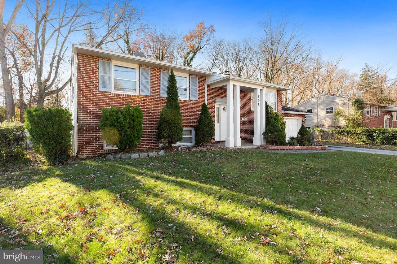805 Sunset Drive - Photo 1