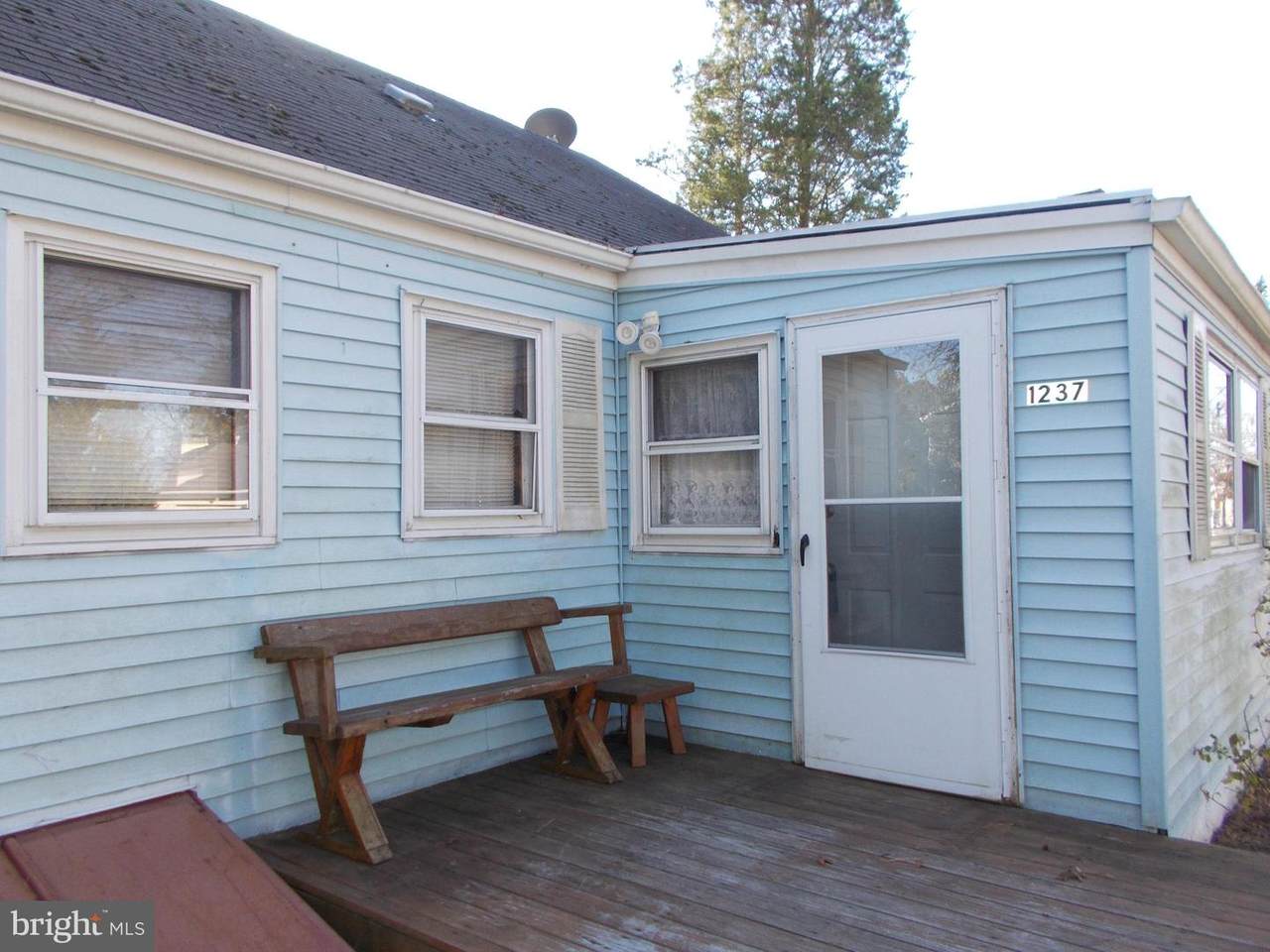 1237 TAYLOR LANE - Photo 1