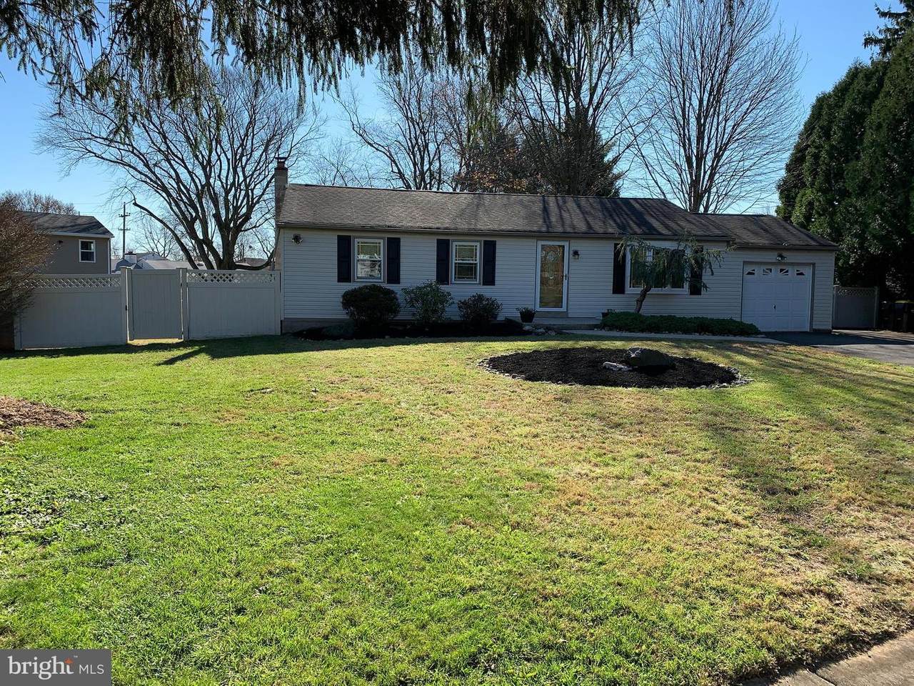 204 Southview Drive - Photo 1