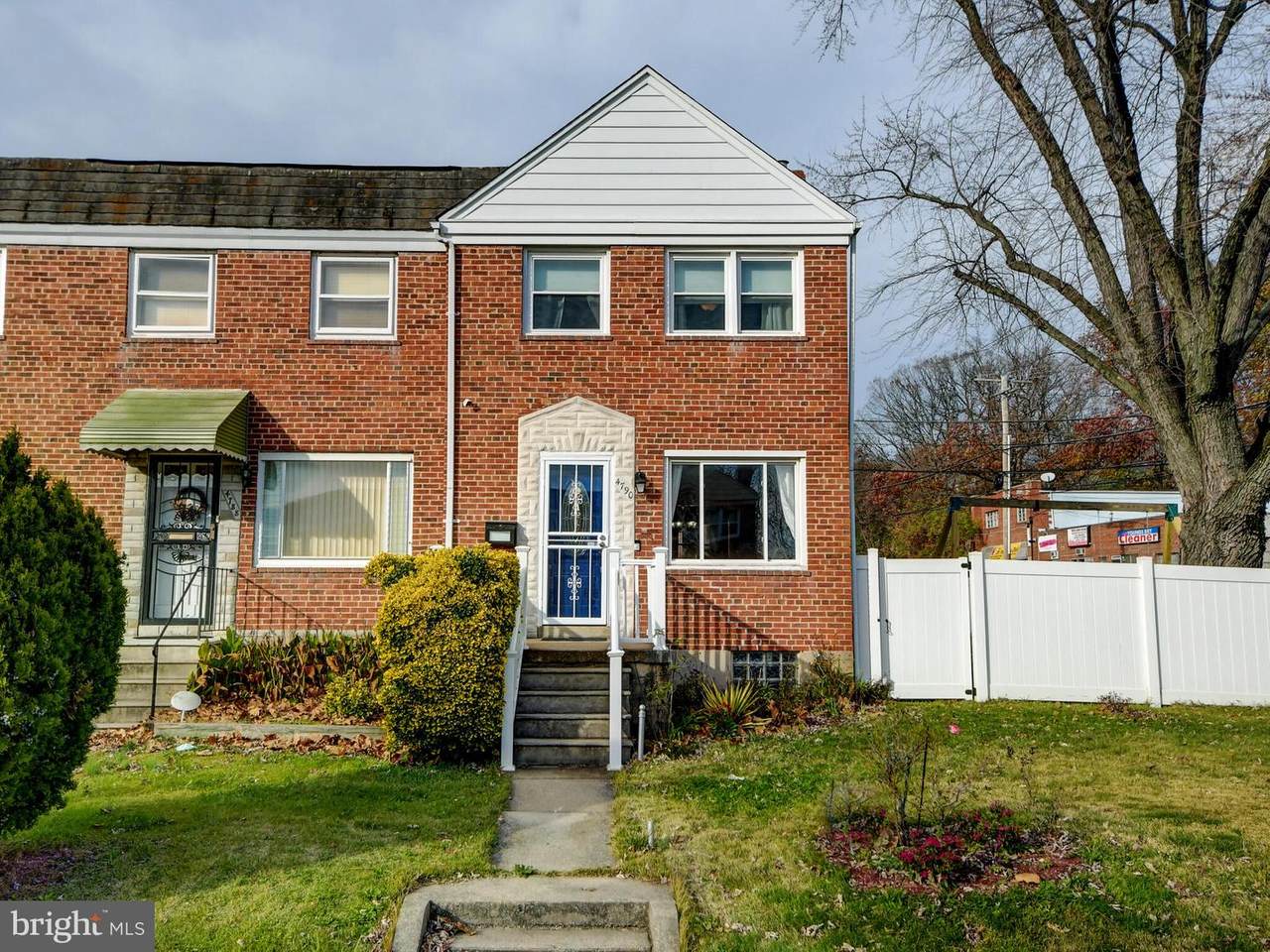 4790 Shamrock Avenue - Photo 1