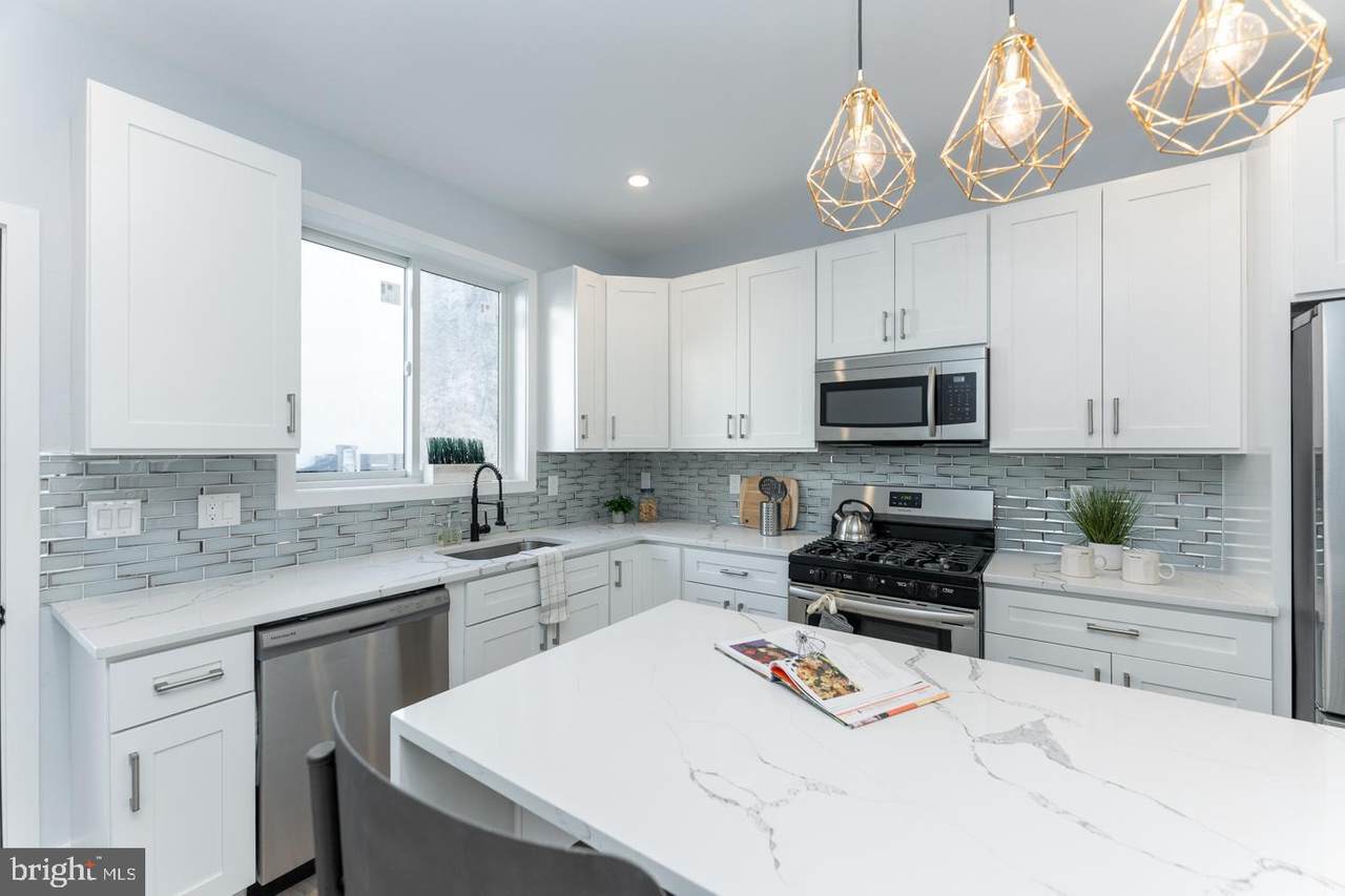 2111 Huntingdon Street - Photo 1