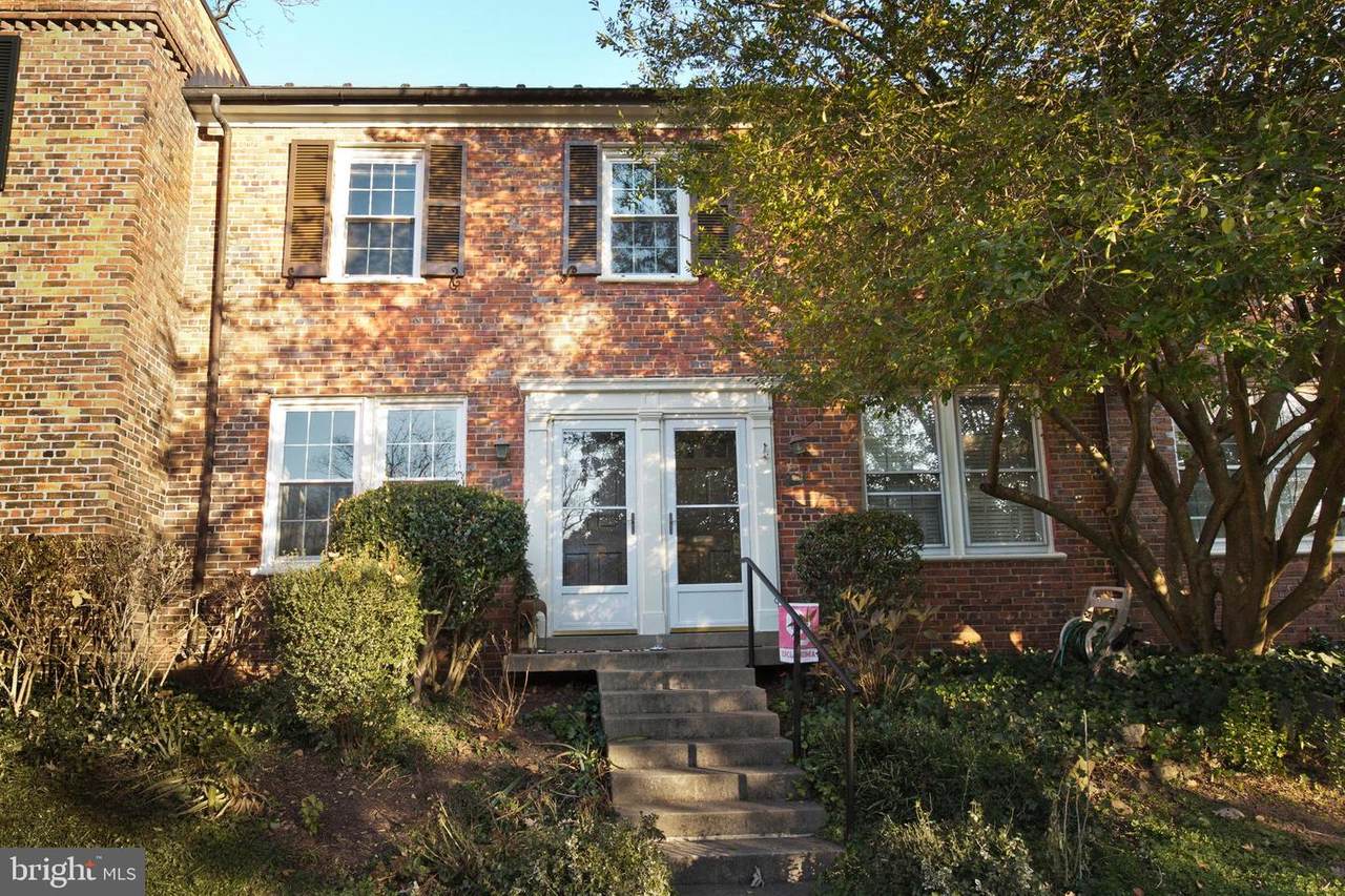 1401 Barton Street - Photo 1