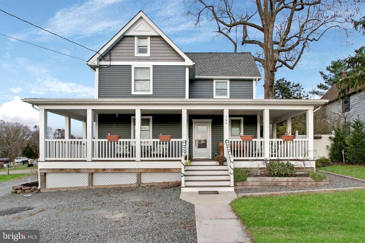 744 Bay Avenue - Photo 1
