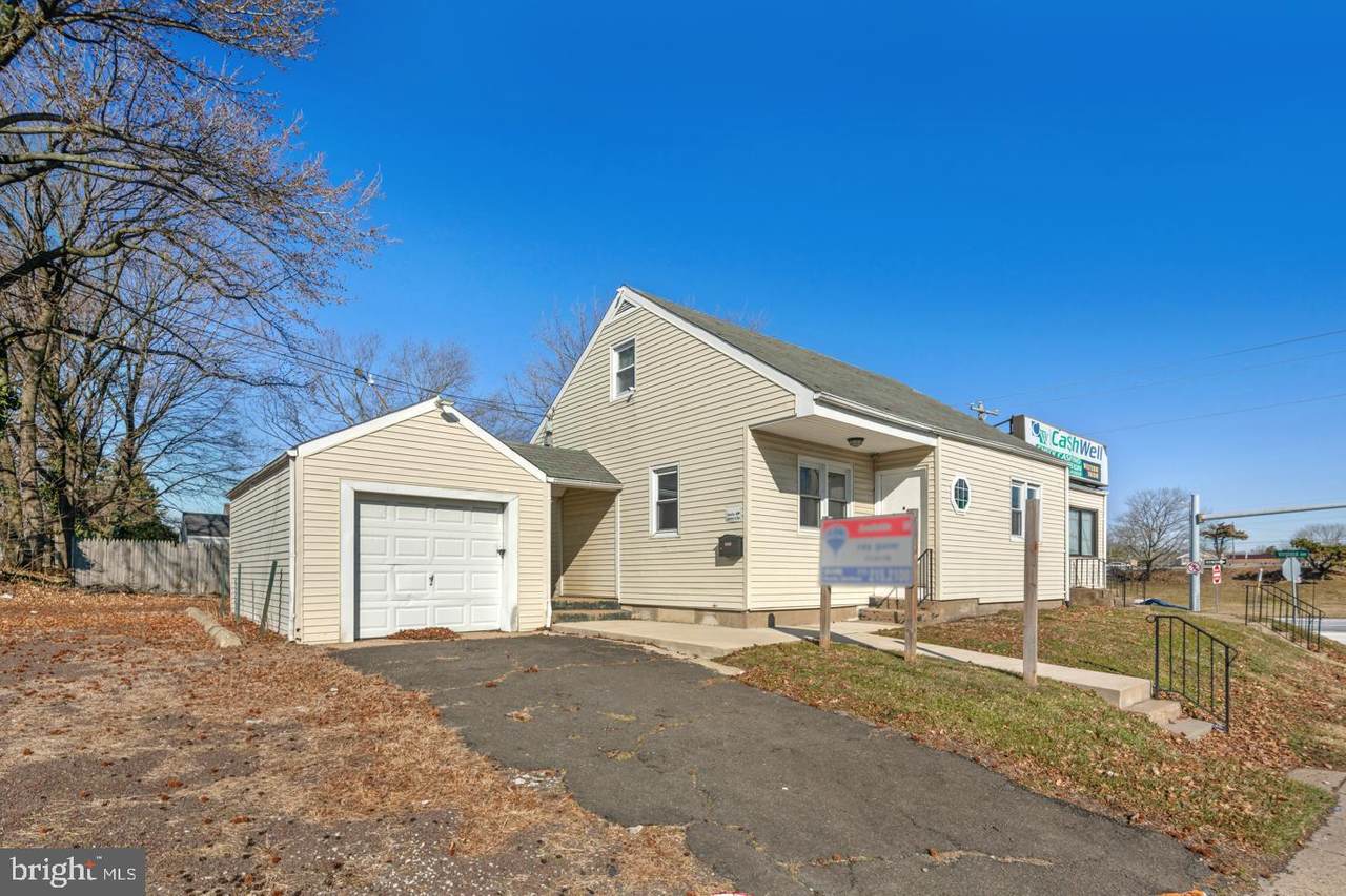 2856 Bristol Pike - Photo 1