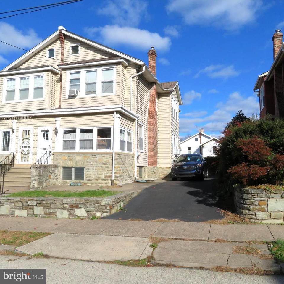 317 Fanshawe Street - Photo 1