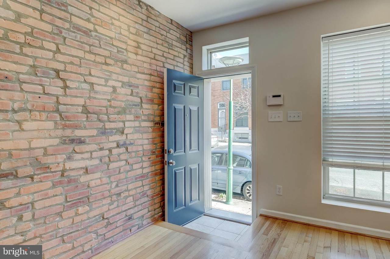 724 Curley Street - Photo 1