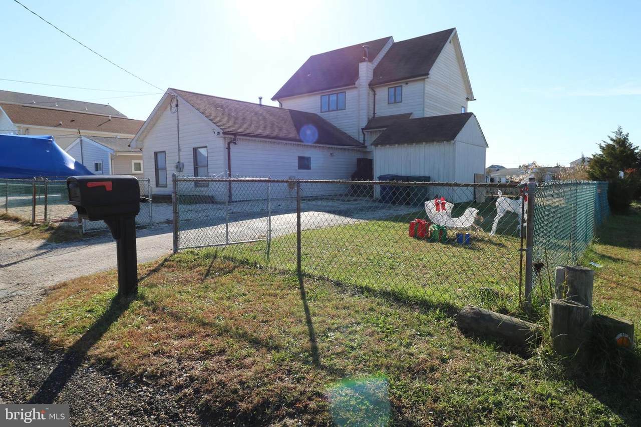 102 Mohawk Drive - Photo 1