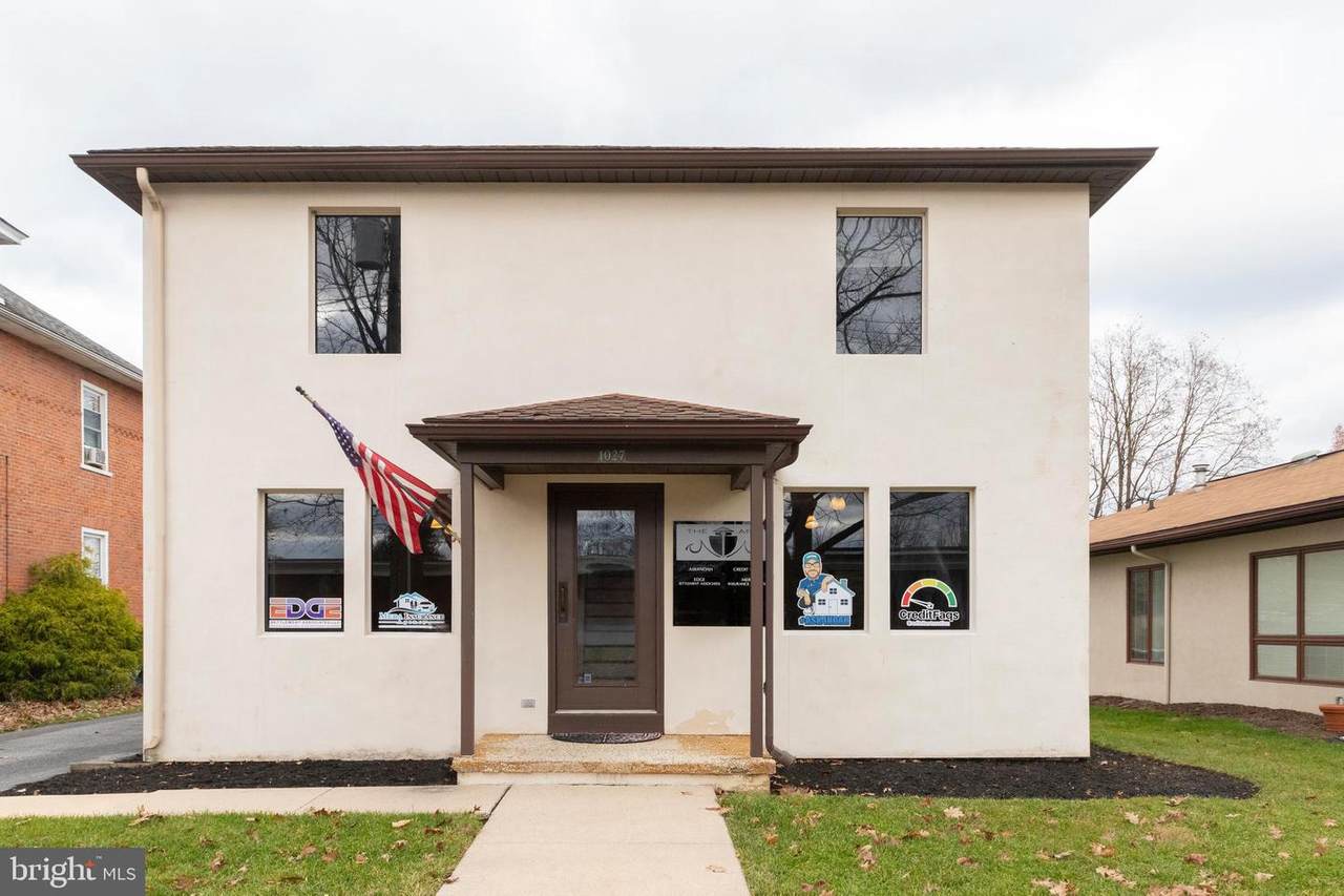 1027 Poplar Street - Photo 1