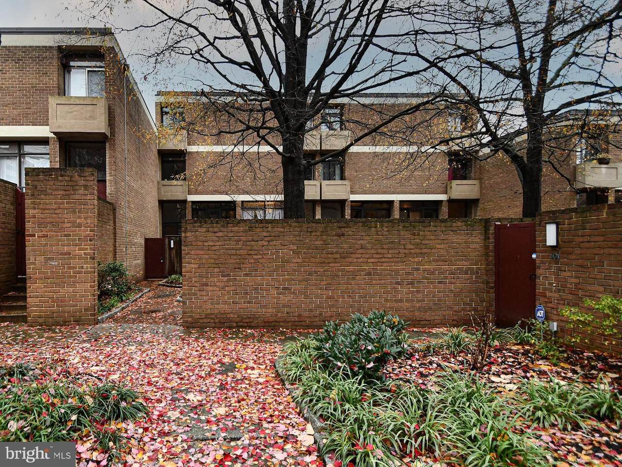 1253 4TH Street - Photo 1