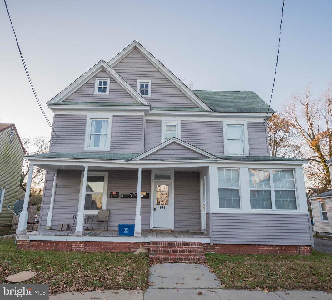 706 Smith Street - Photo 1