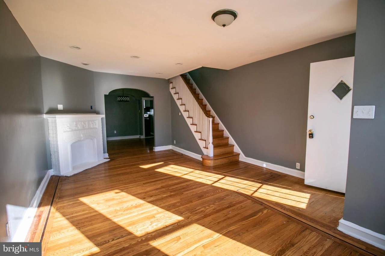 215 Laveer Street - Photo 1