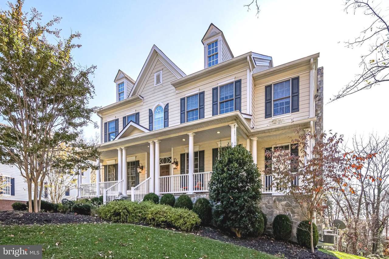 106 Quaker Lane - Photo 1