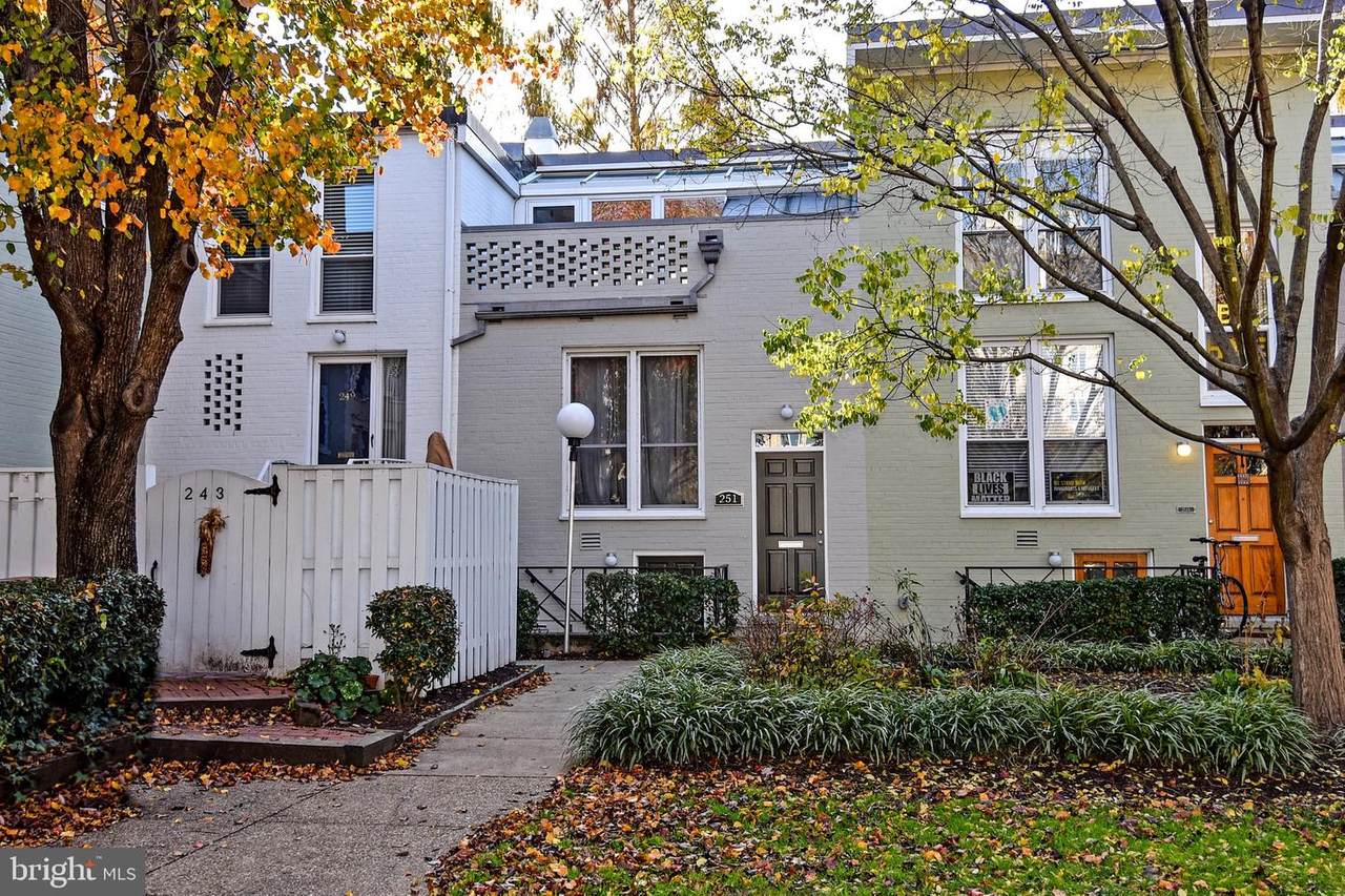 251 G Street - Photo 1