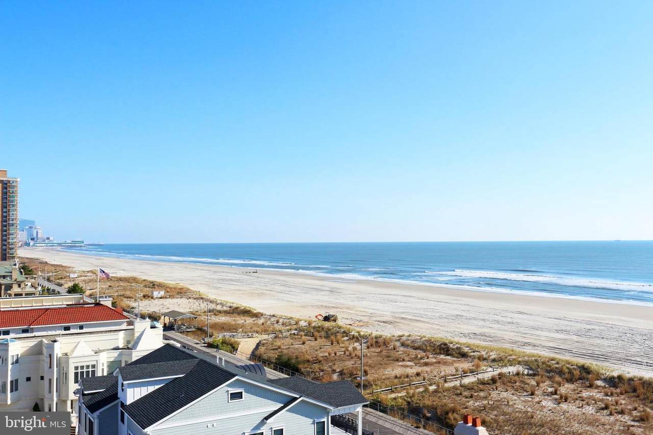 5200 Boardwalk - Photo 1