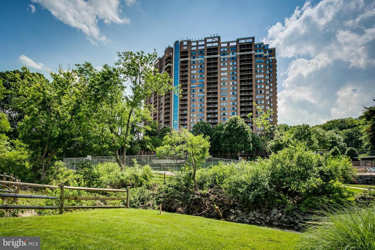 10101 Grosvenor Place - Photo 1