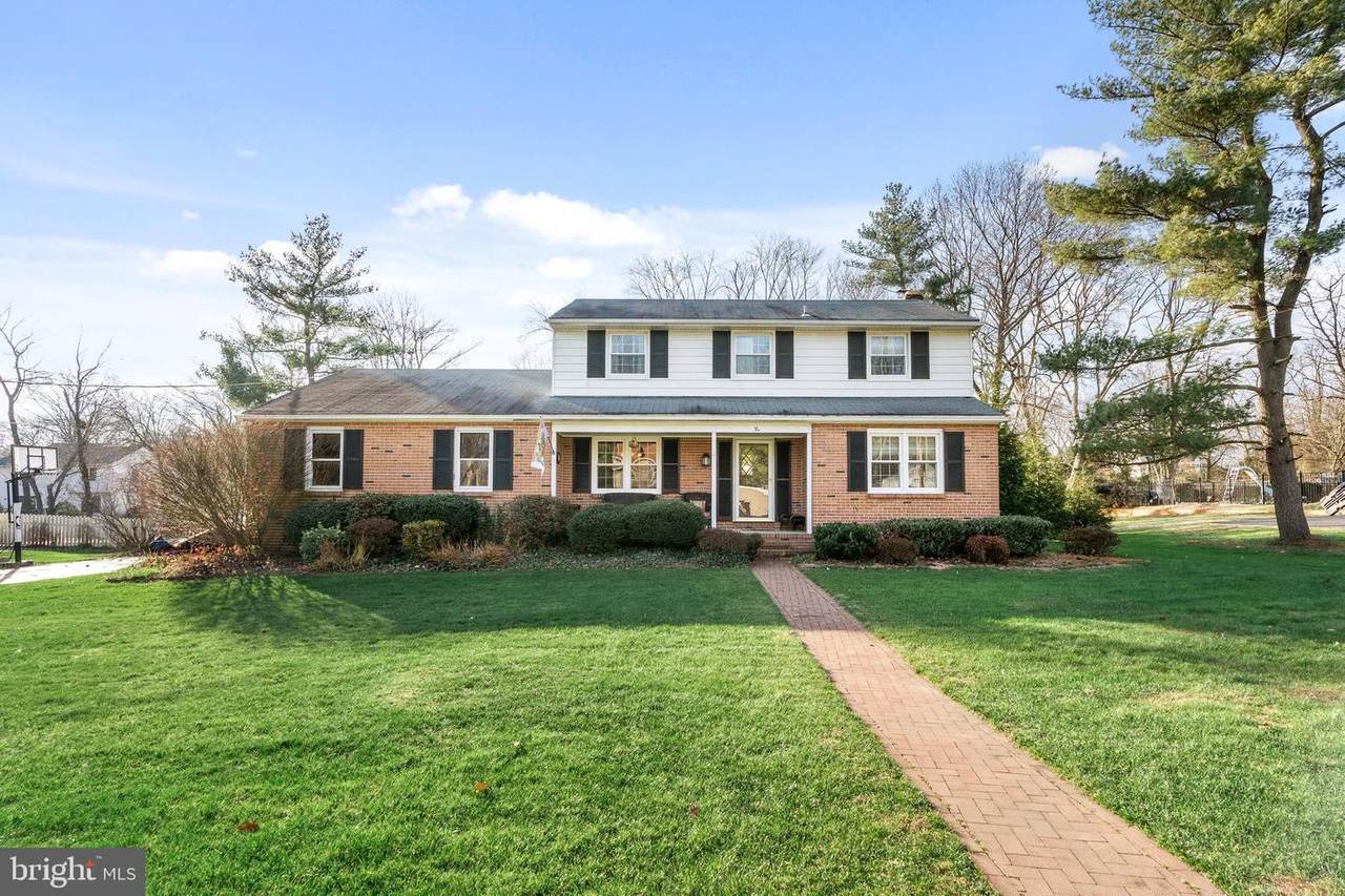 10 Hillcroft Lane - Photo 1