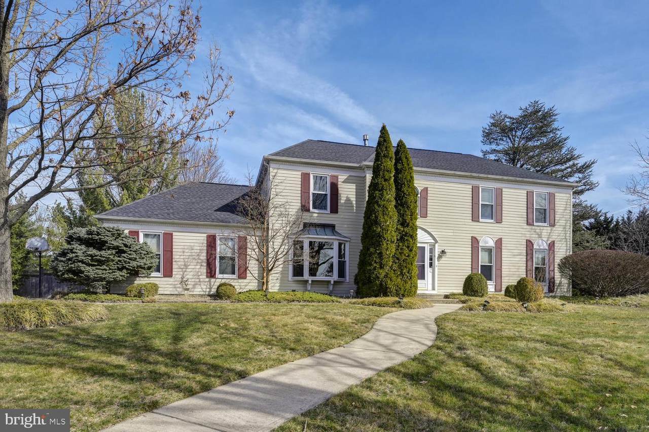 27 Ellsworth Drive - Photo 1