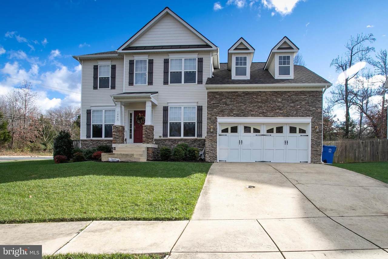 1000 Glen Oak Court - Photo 1