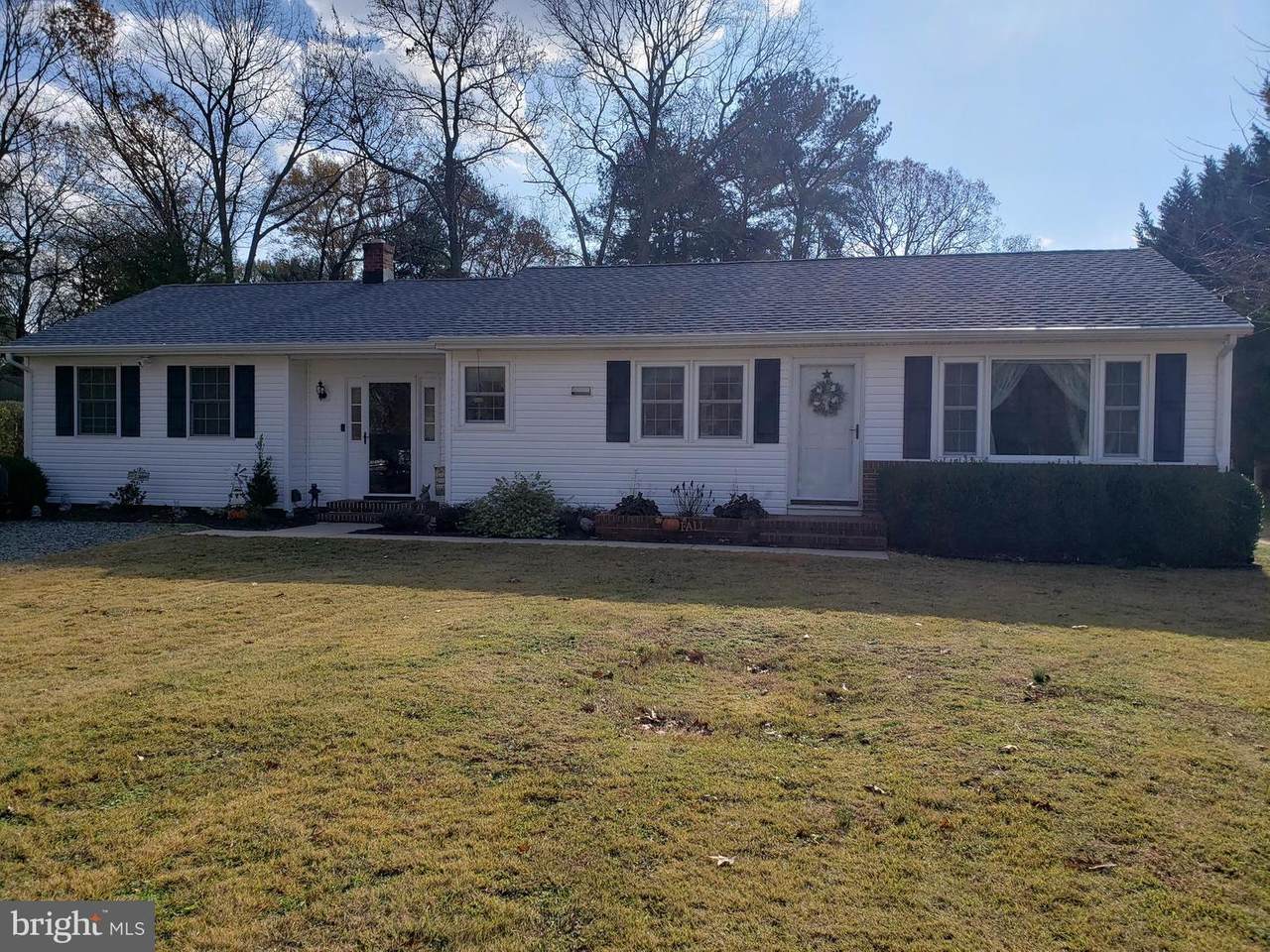 114 Siesta Drive - Photo 1