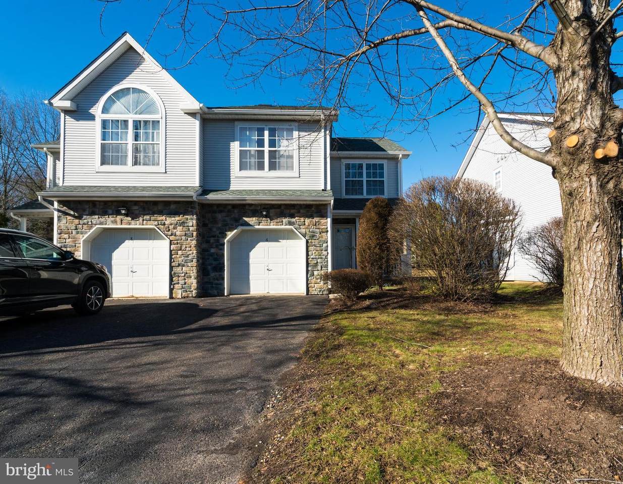 6 Village Court - Photo 1