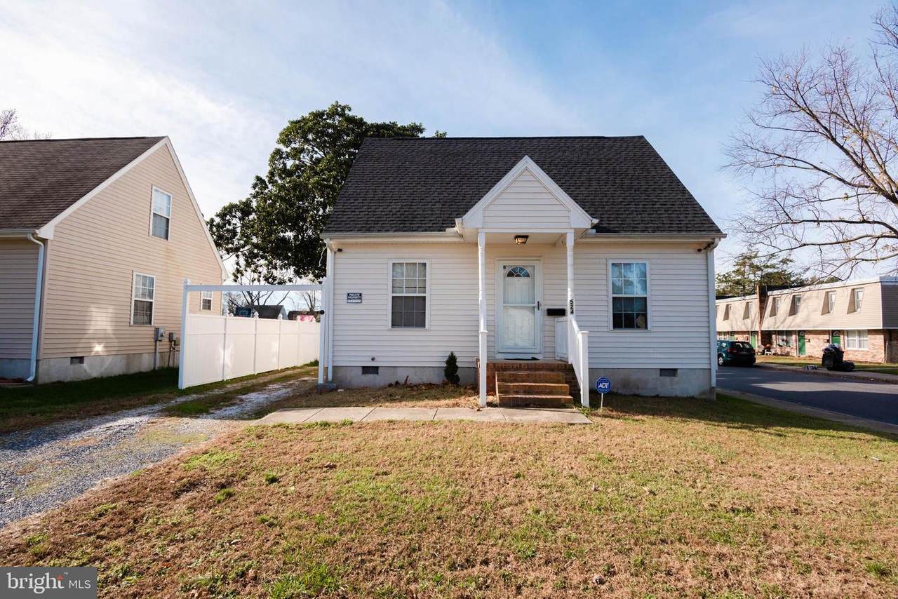 524 Hammond Street - Photo 1