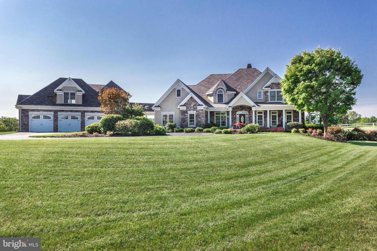 5 Mullen Lane - Photo 1