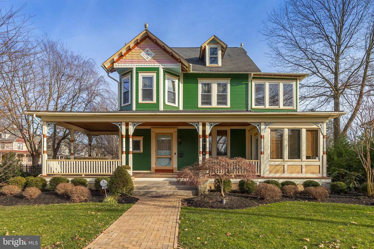 303 Warwick Road - Photo 1