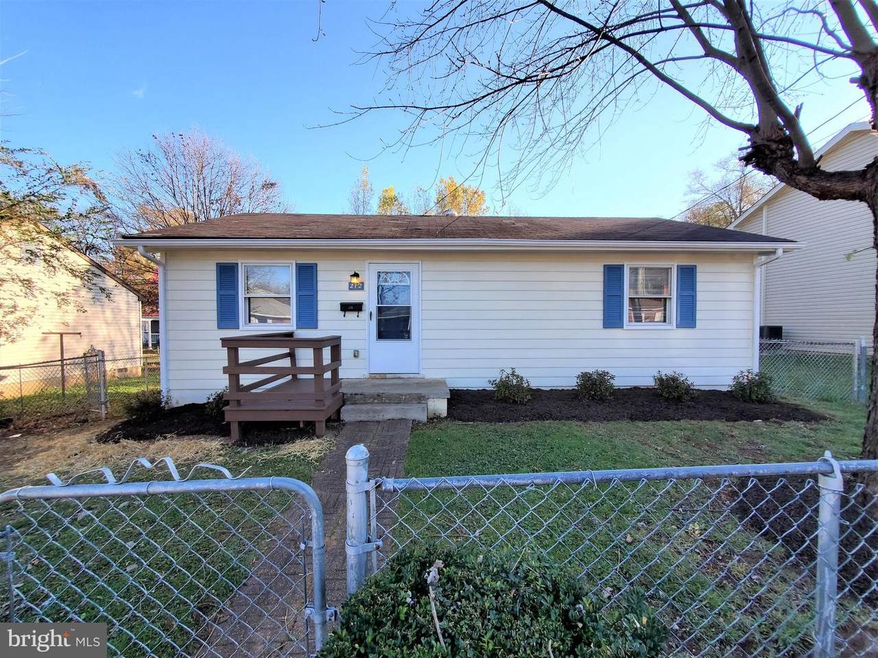 212 Fletcher Street - Photo 1