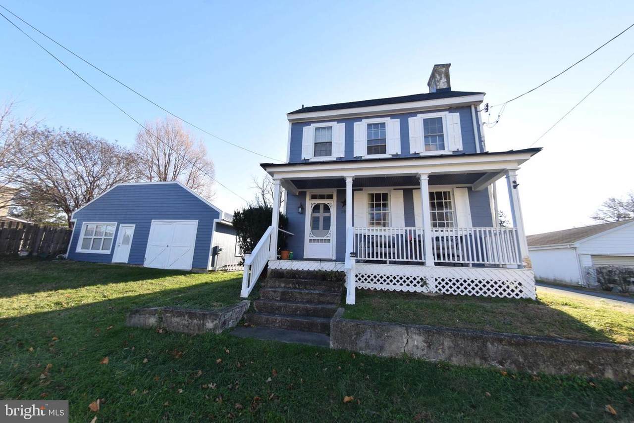 300 6TH Street - Photo 1