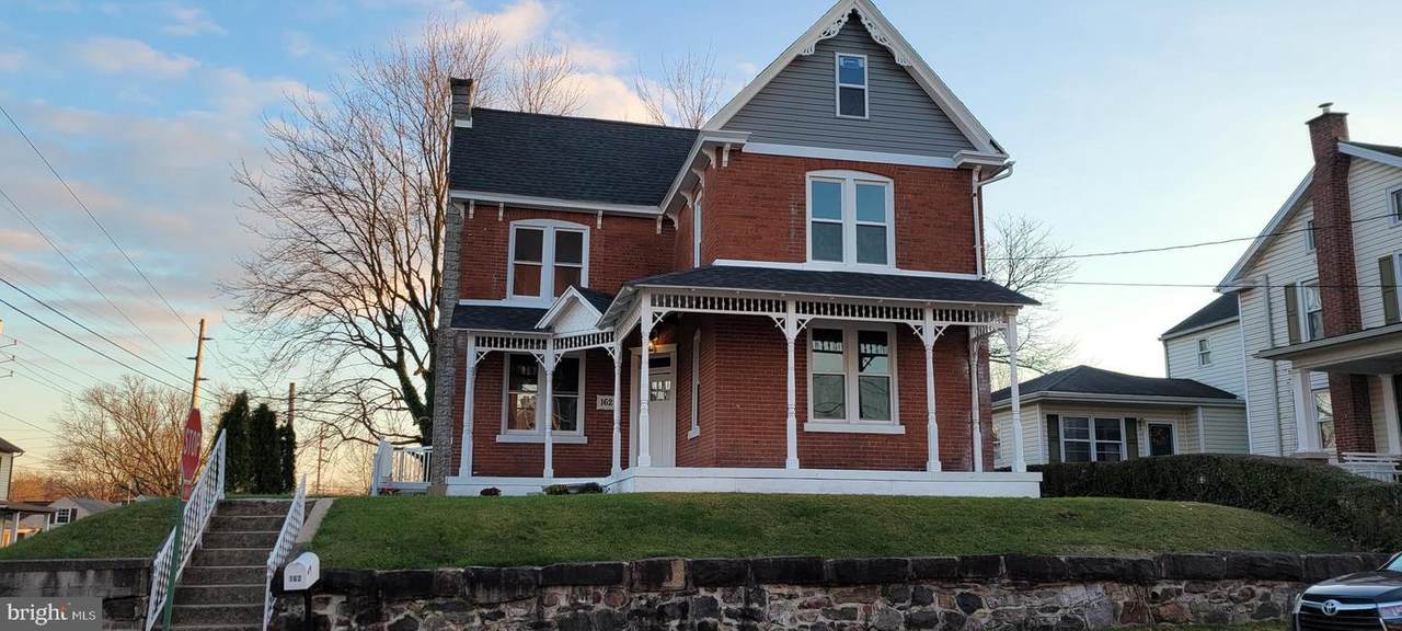 162 Water Street - Photo 1
