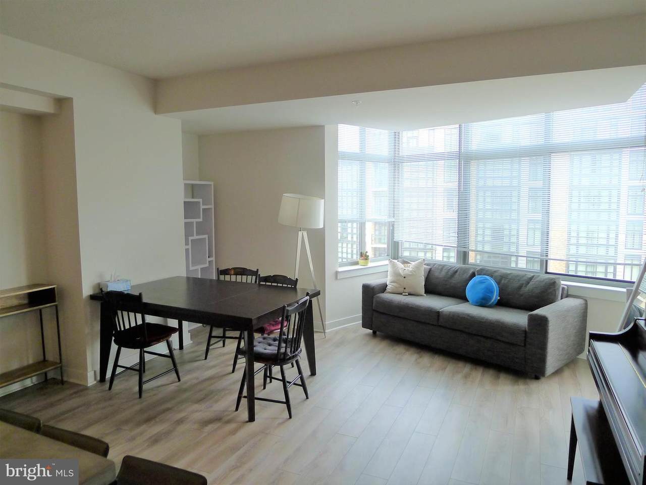 460 New York Avenue - Photo 1