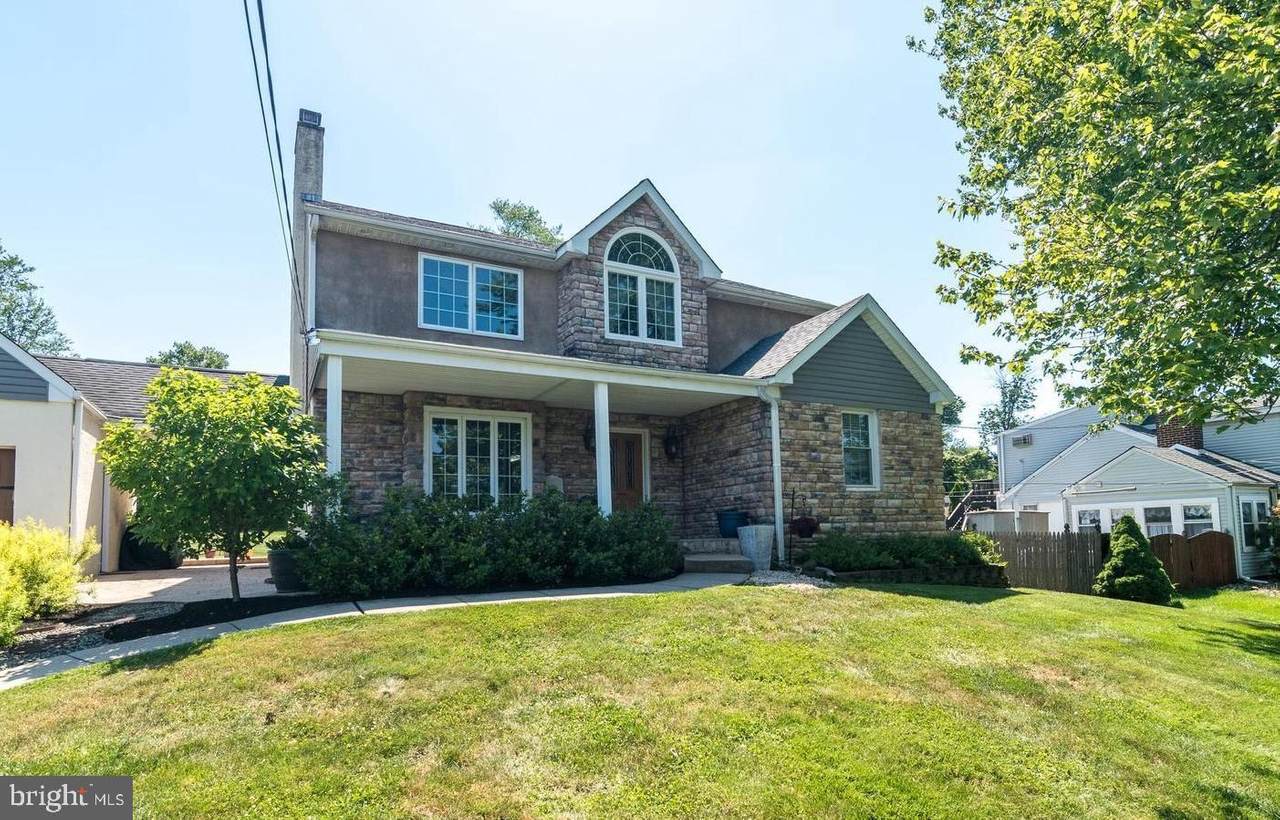 994 Hillside Drive - Photo 1