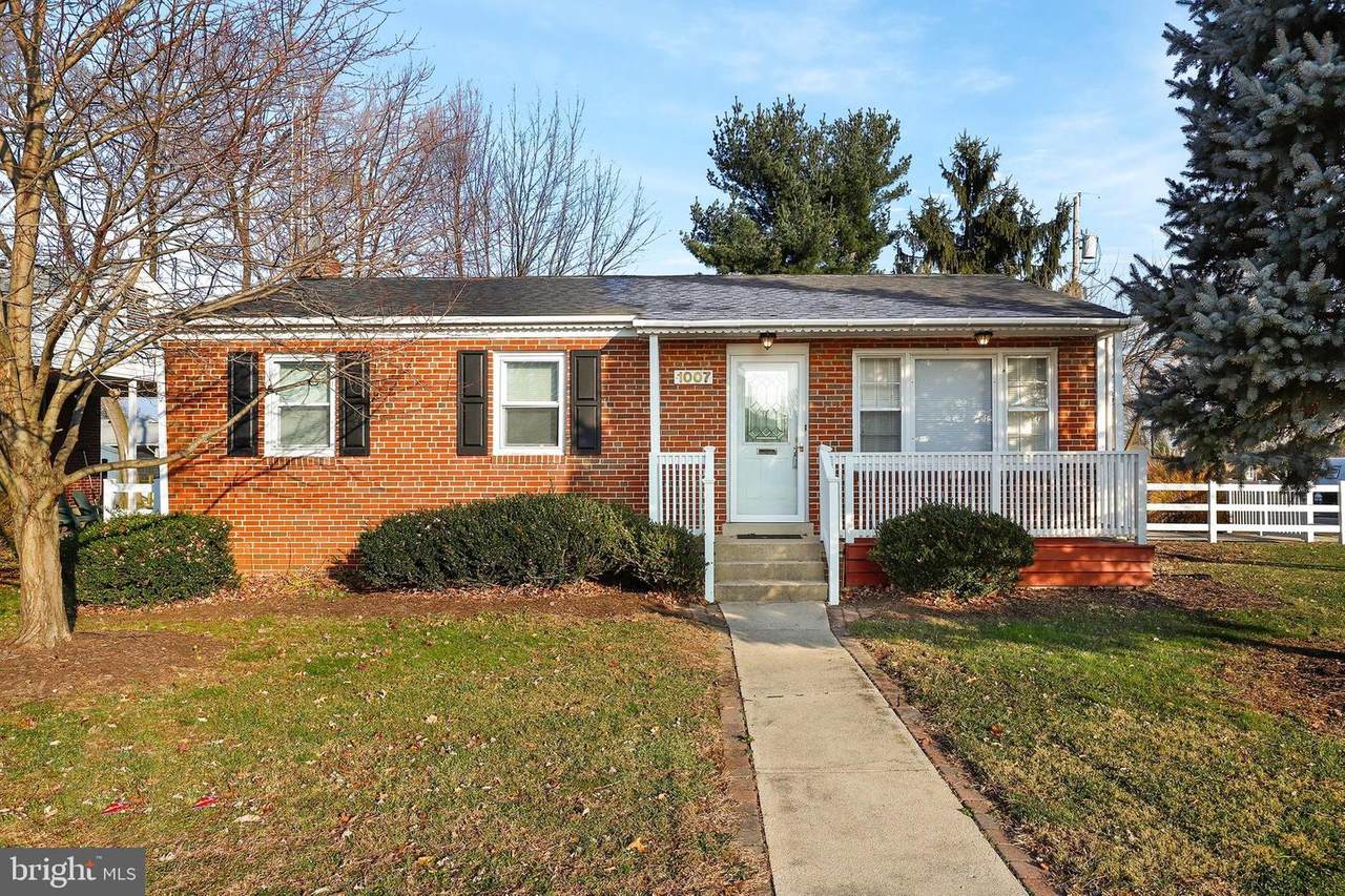 1007 Wilson Place - Photo 1
